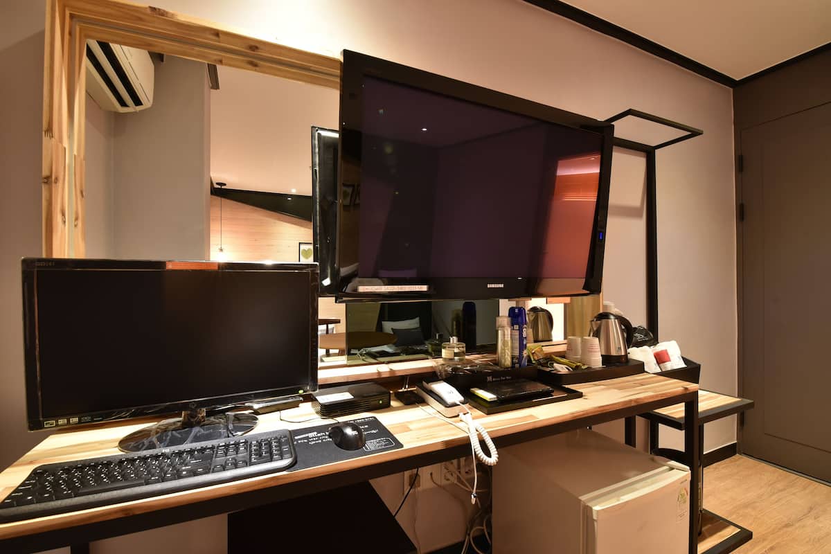 デラックス ルーム (Ondol) | 高級寝具、防音設備、WiFi (無料)