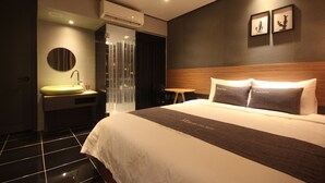 Ropa de cama de alta calidad, sistema de insonorización y wifi gratis 
