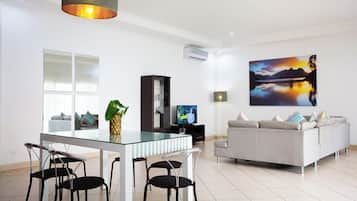 Superior-Villa, 2 Schlafzimmer, eigener Pool | Speisen