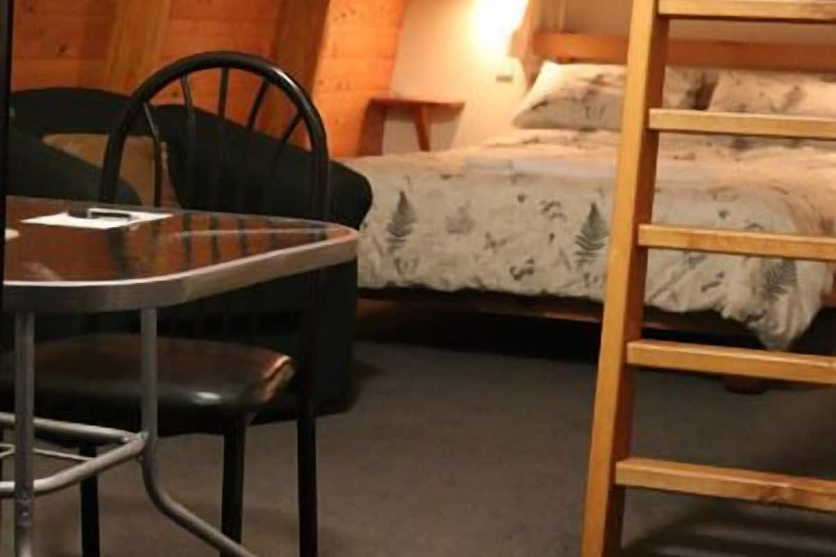 Chalet básico, vista a la montaña (Rimu) | Ropa de cama de alta calidad y insonorización