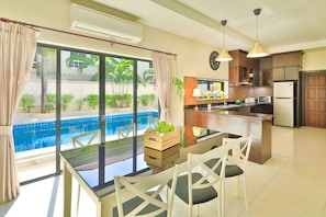 Vila luxo, 4 quartos, piscina particular | Vista do quarto