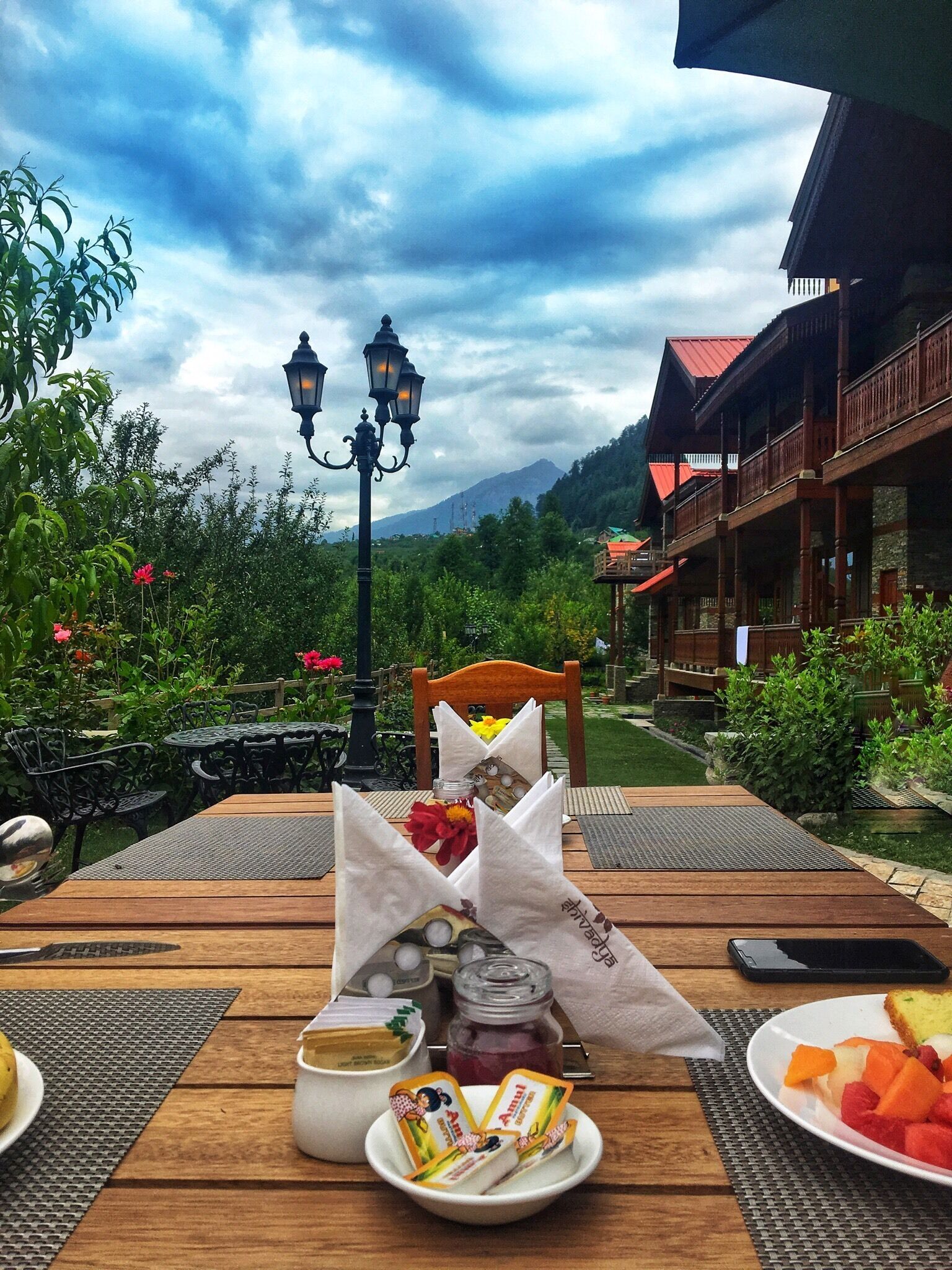 Daily buffet breakfast (INR 750 per person)