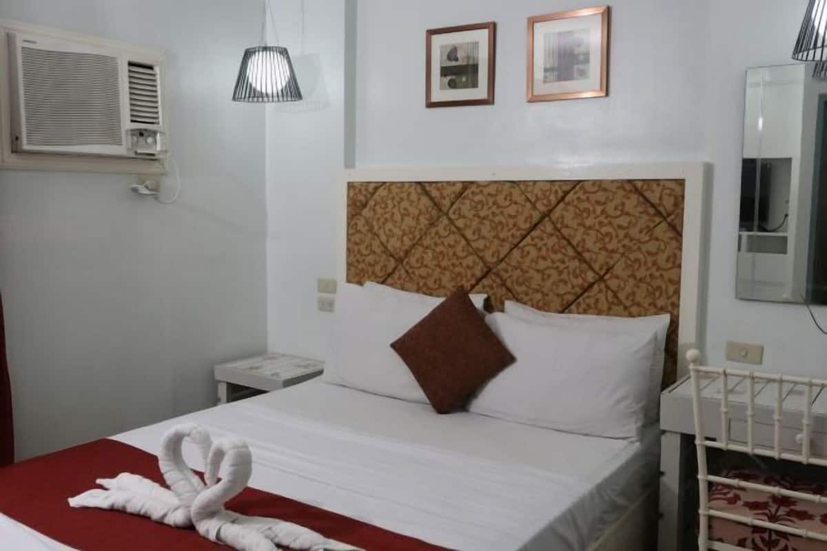 Desk, laptop workspace, cribs/infant beds, rollaway beds