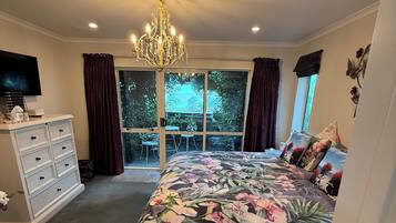 Honeymoon Superior King Room, (Private Bathroom)