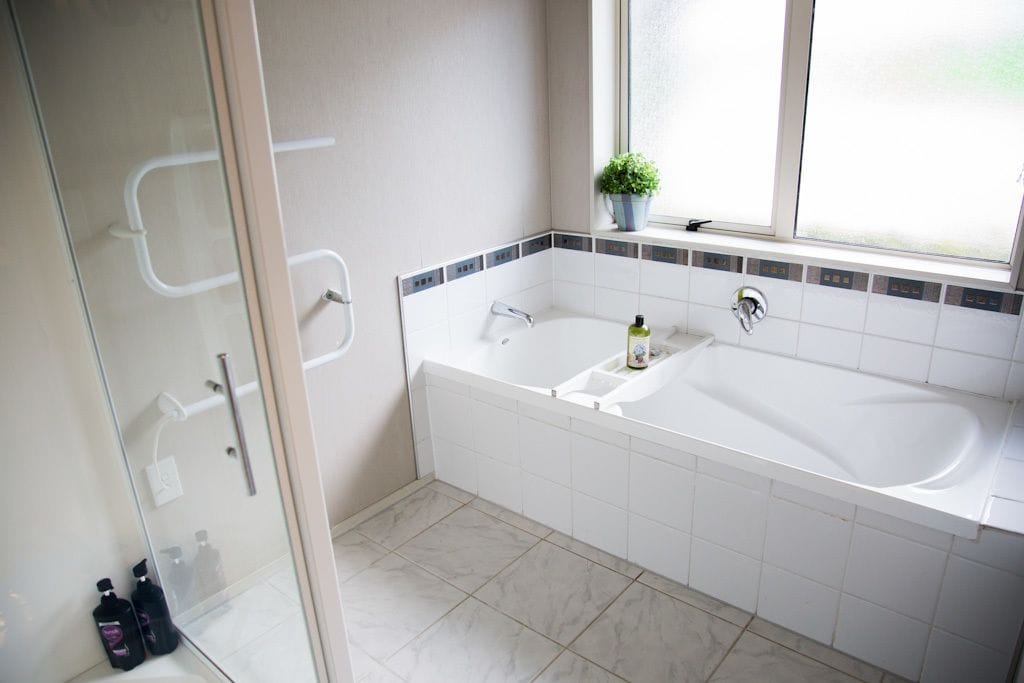 Kostenlose Toilettenartikel, Handtücher, Shampoo