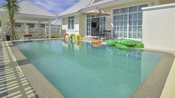 3 Bedroom Villa | Terrace/patio