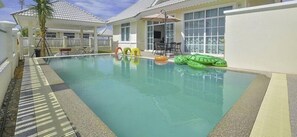 3 Bedroom Villa | Hiên