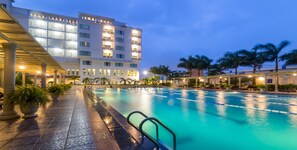 2 indoor pools, open 7:00 AM to 9:00 PM, pool loungers