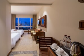 Premier Twin Room, Balcony | Minibar, in-room safe, desk, blackout drapes