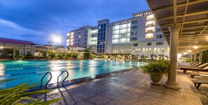 2 indoor pools, open 7:00 AM to 9:00 PM, sun loungers