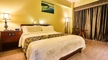 Camera Standard, 1 letto queen, non fumatori | Minibar, una cassaforte in camera, una scrivania, tende oscuranti