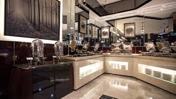 Breakfast, lunch, dinner served; Chinese cuisine