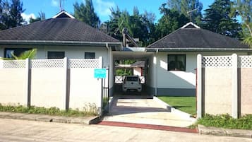 Mặt tiền nơi lưu trú