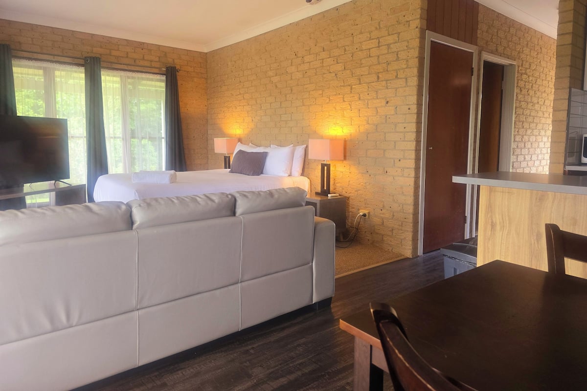 1 bedroom, premium bedding, in-room safe, individually decorated