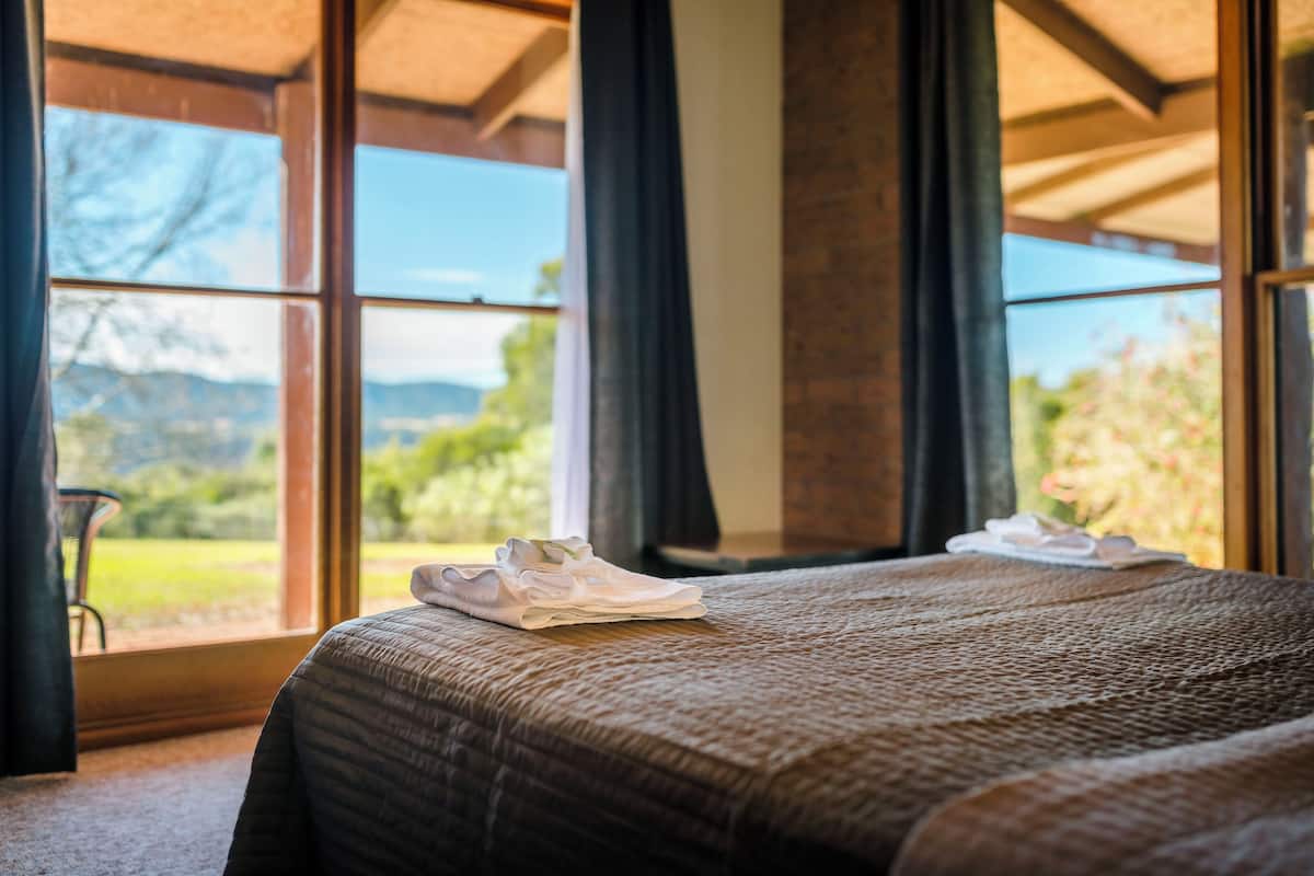 Family Room, Mountain View | Premium bedding, in-room safe, soundproofing, iron/ironing board