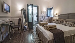 Deluxe Double Room, Private Bathroom, Garden Area (Nòstos) | Premium bedding, Select Comfort beds, minibar, in-room safe - Il Giardino d'Ulisse (Reggio Calabria)