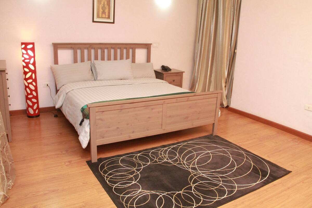 Business Suite, 1 King Bed