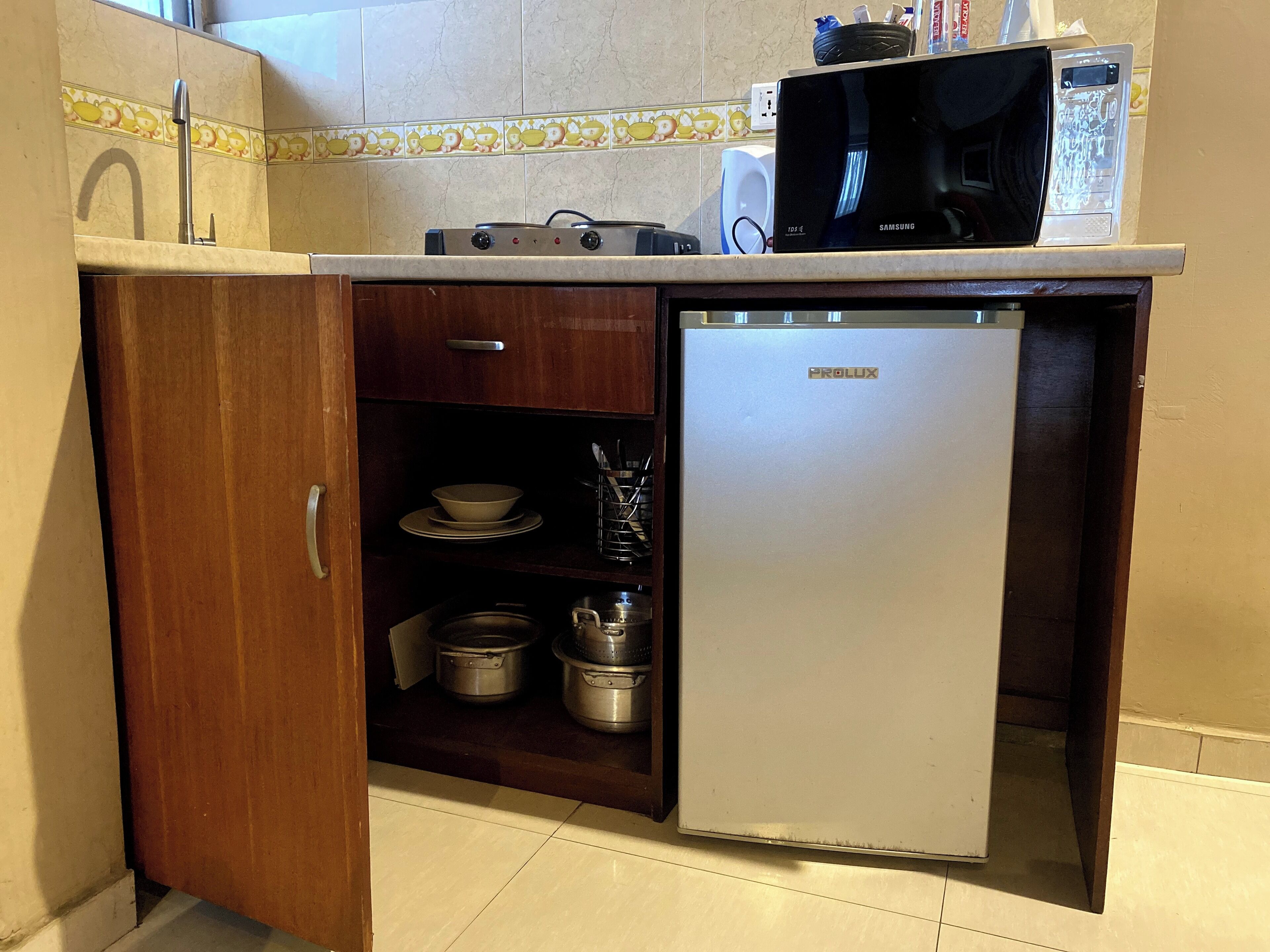 standard apartment | private kitchen | fridge, coffee/tea maker, electric kettle, dining tables