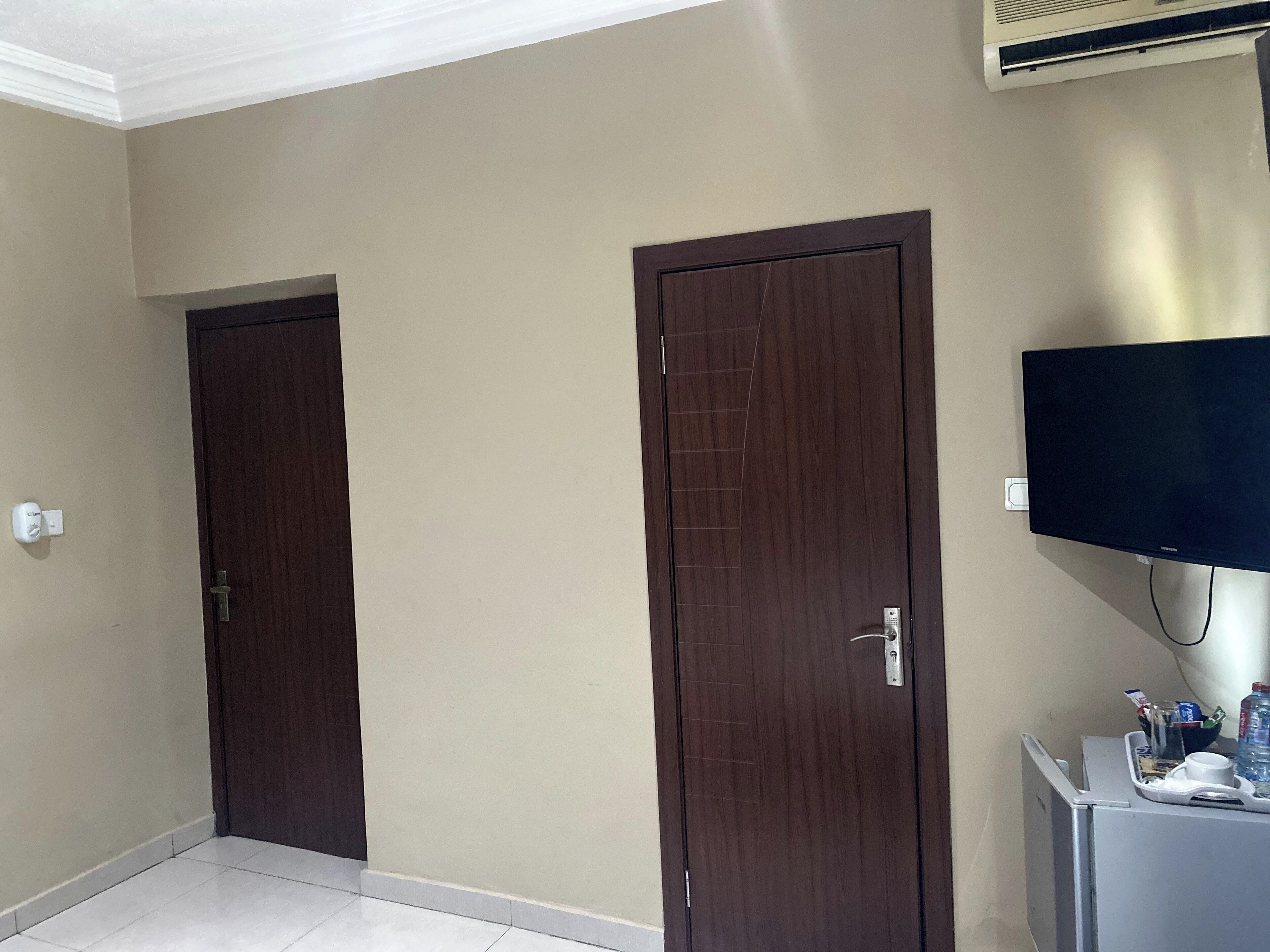 single room, 1 bedroom | desk, blackout curtains, iron/ironing board, free wifi
