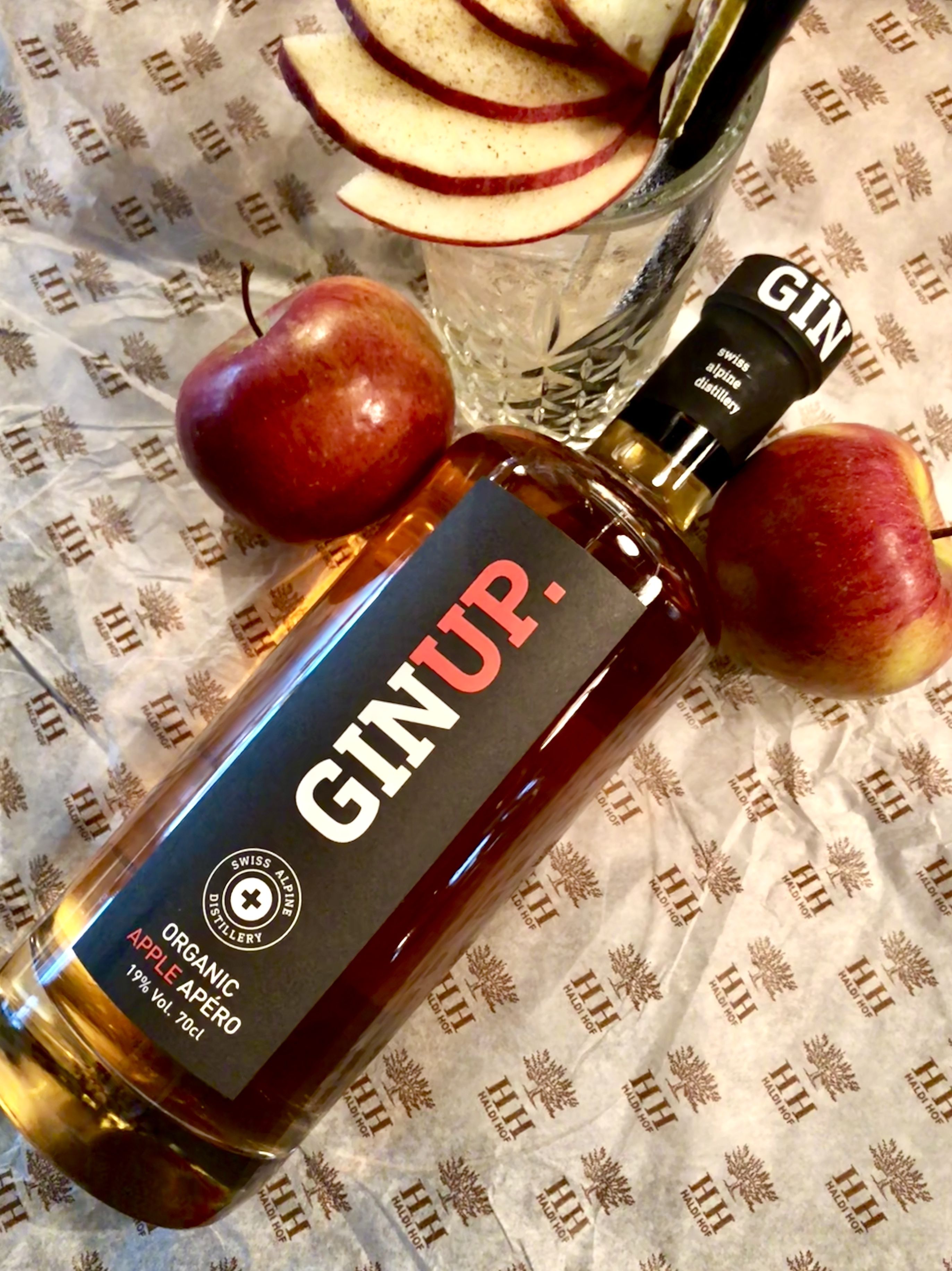 Eine Flasche GinUP.