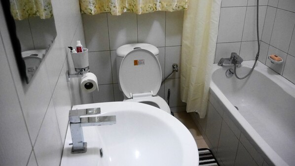 Bathroom - Ntinda View Apartments (Kampala)
