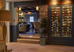 Se sirven desayunos, almuerzos, cenas y cocina británica 