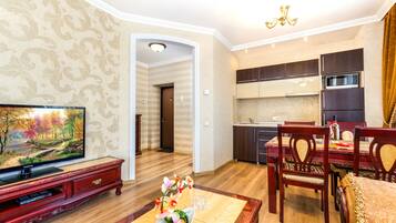 Classic Suite, 2 Bedrooms, Kitchen, Executive Level | Television
