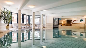 Sisäuima-allas, ulkouima-allas