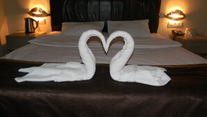 Suite | 1 bedroom, in-room safe, desk, soundproofing - Sun Suites (Istanbul)