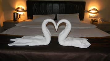 Suite | 1 kamar tidur, brankas, meja kerja, dan kedap suara