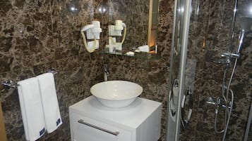 Suite | Bathroom sink