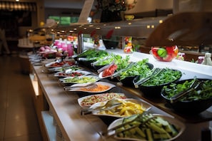 2 restaurants; breakfast, lunch and dinner served  - Calimera Side Resort (Manavgat)