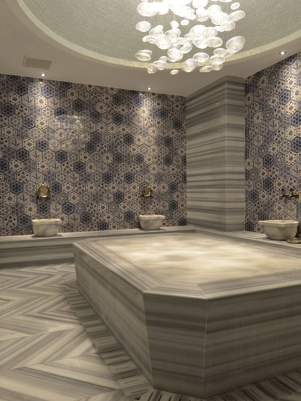 Couples treatment room(s), sauna, hot tub, Turkish bath/hammam