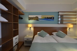 Ylelliset vuodevaatteet, tallelokero huoneessa, ilmainen Wi-Fi