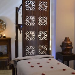 Couples treatment room(s), sauna, hot tub, Turkish bath/hammam