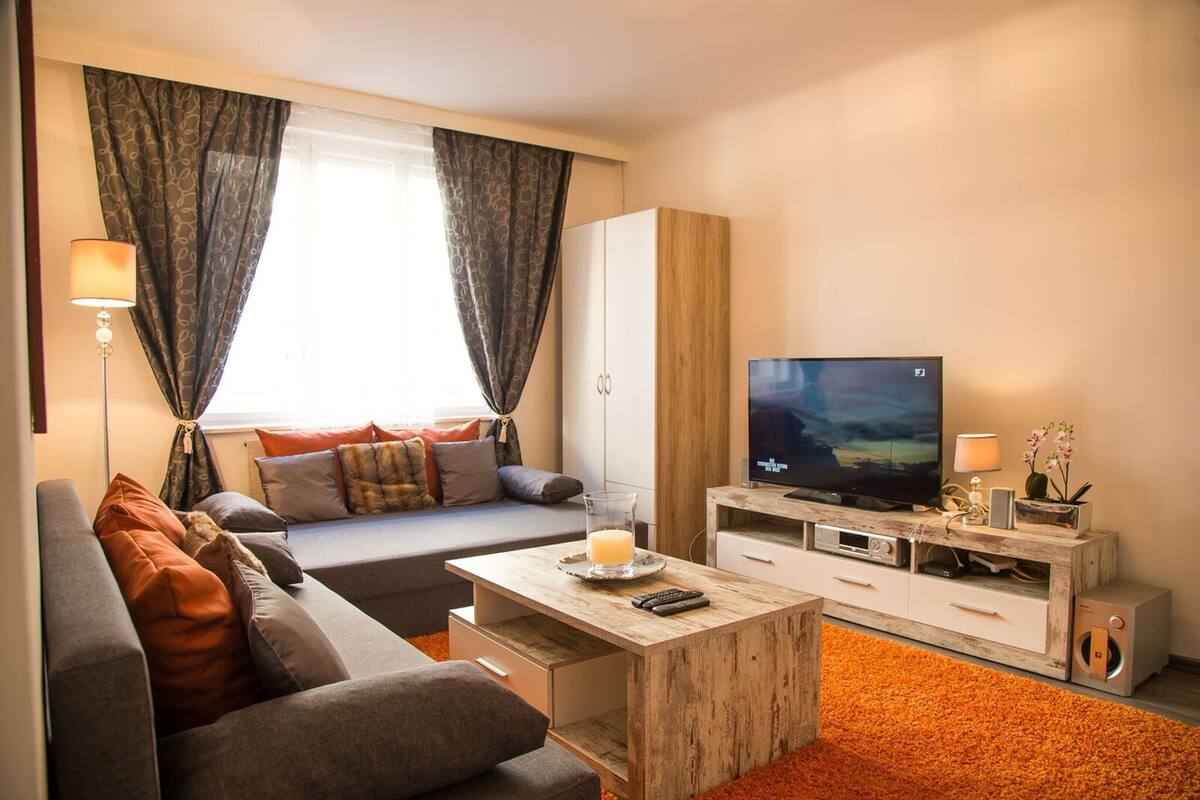 Apartment, 2 Schlafzimmer, Küche | Wohnzimmer | Flachbildfernseher