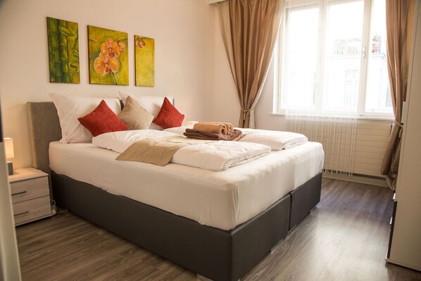 Apartment, 2 Schlafzimmer, Küche | 2 Schlafzimmer, hochwertige Bettwaren, Bügeleisen/Bügelbrett