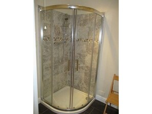 雙人或雙床房, 獨立浴室