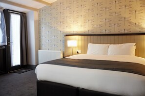 Desk, iron/ironing board, free WiFi, bed sheets