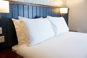 Standard Double Room | 1 bedroom, desk, iron/ironing board, free WiFi