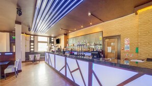 Dinner served - OYO Osterley Park (Isleworth)