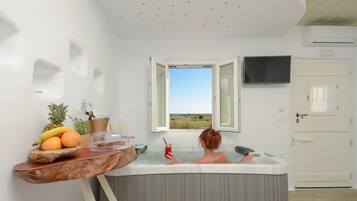 Honeymoon Suite, Jetted Tub | View from room