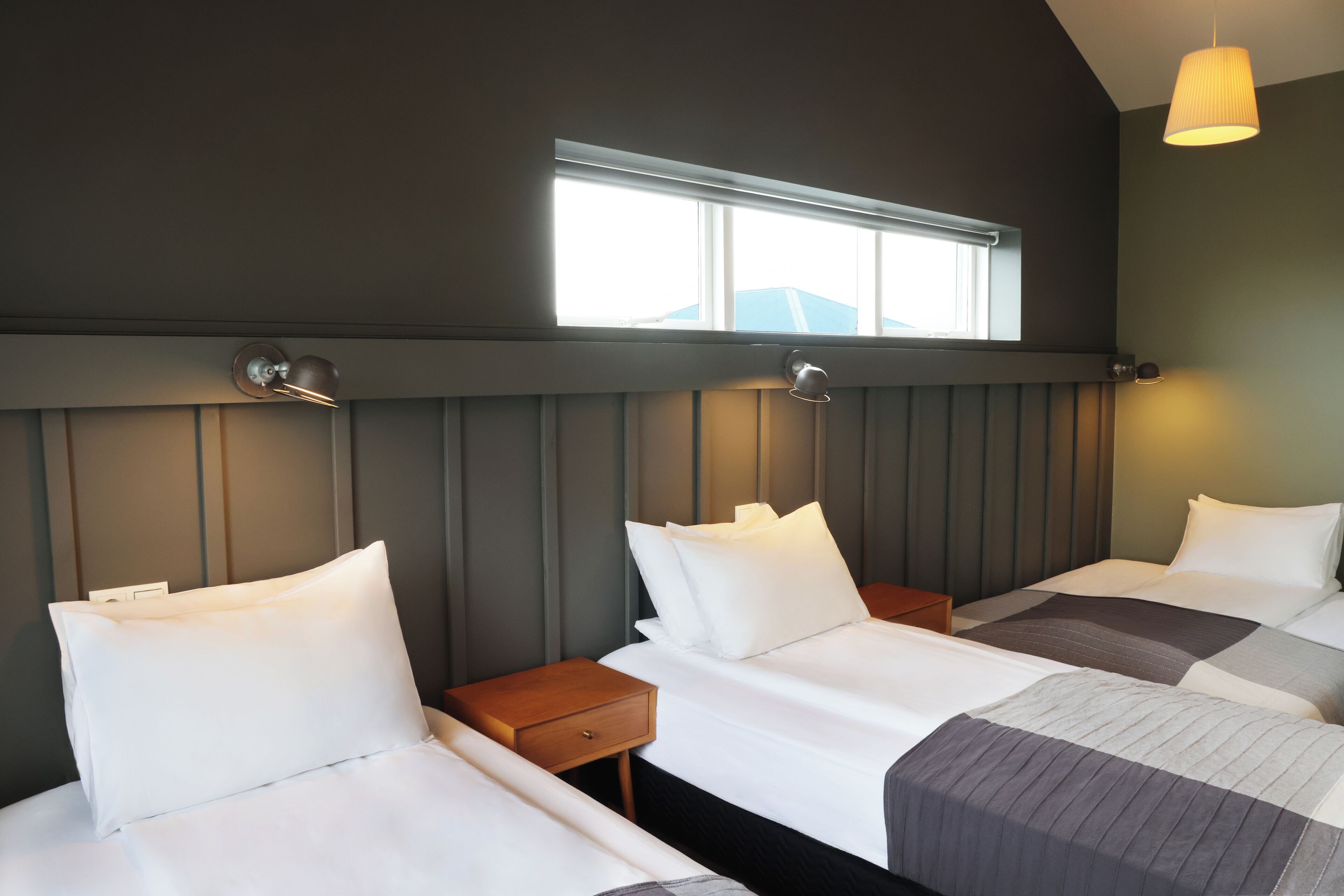 standard double room | in-room safe, desk, free cots/infant beds, free wifi