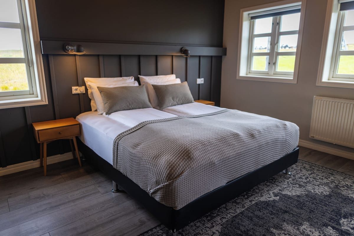 Superior Room | 1 bedroom, in-room safe, desk, free cots/infant beds