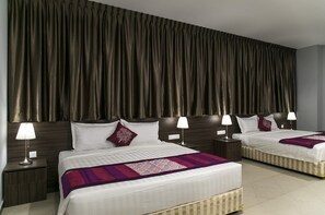 Premium bedding, desk, rollaway beds, free WiFi - Lavana Hotel Chinatown (Kuala Lumpur)