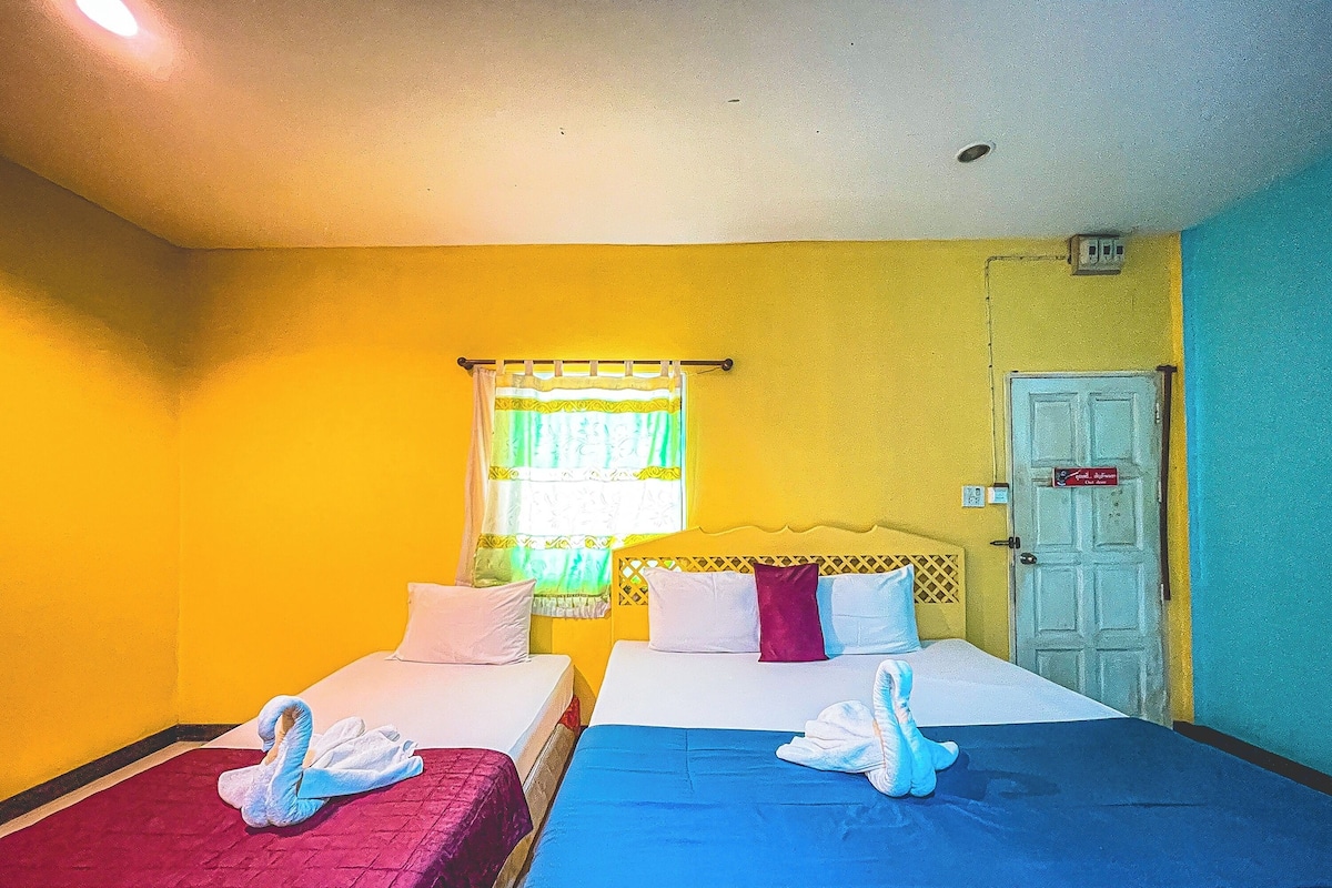Family Triple Room | Free WiFi, bed sheets