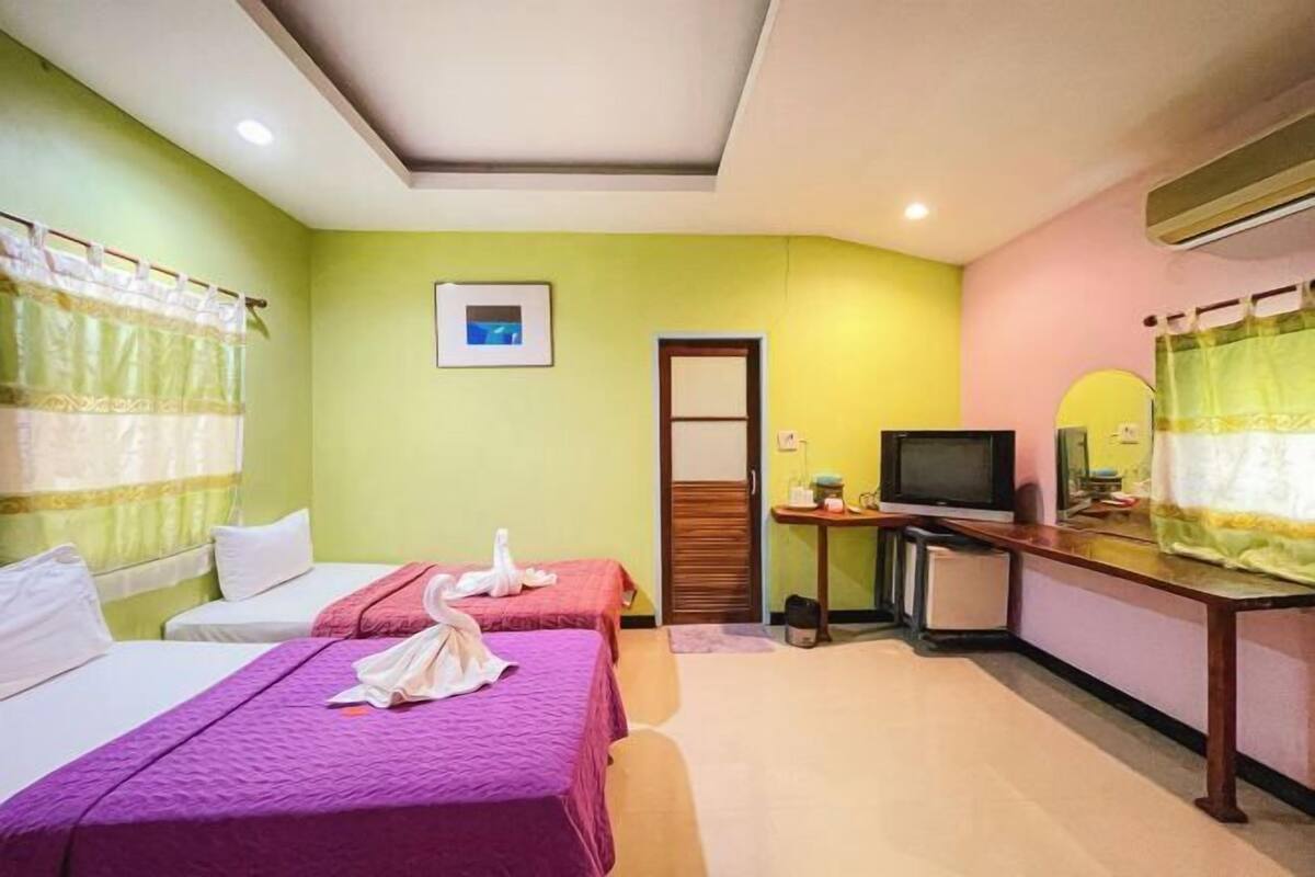 Free WiFi, bed sheets