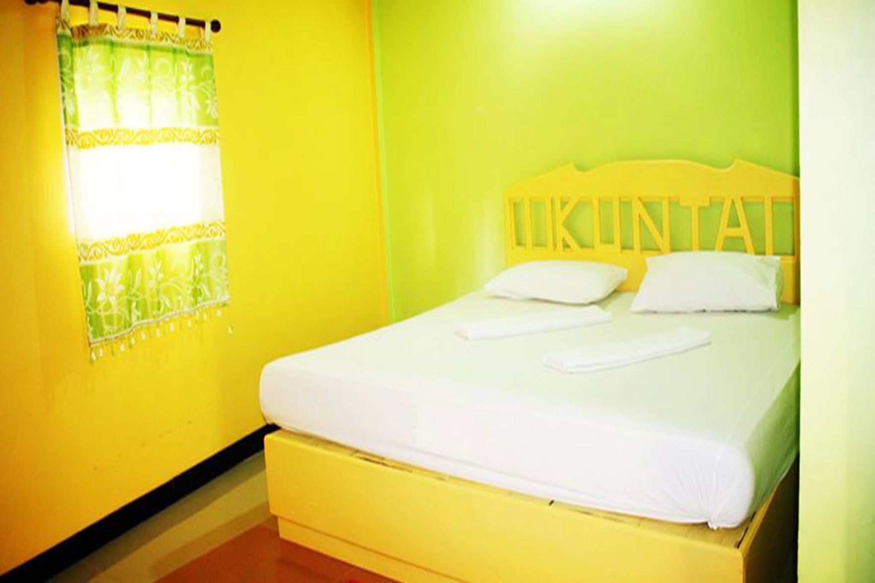 Free WiFi, bed sheets