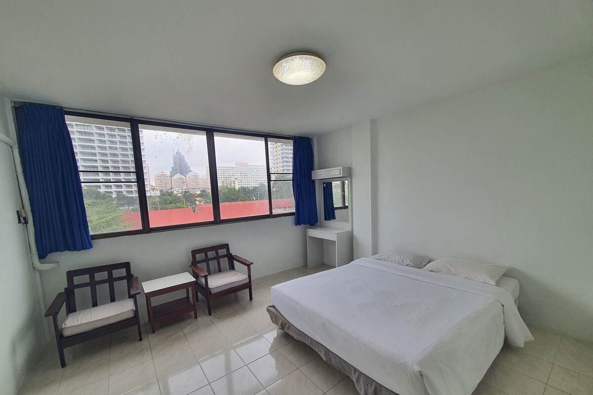 Standard Double Room | Desk, free WiFi, bed sheets