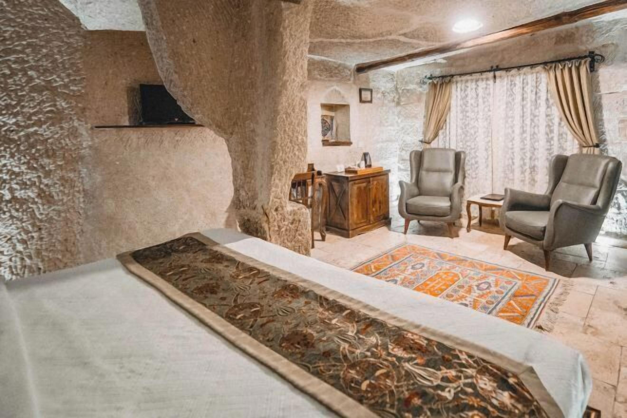 Minibar, in-room safe, individually decorated, individually furnished